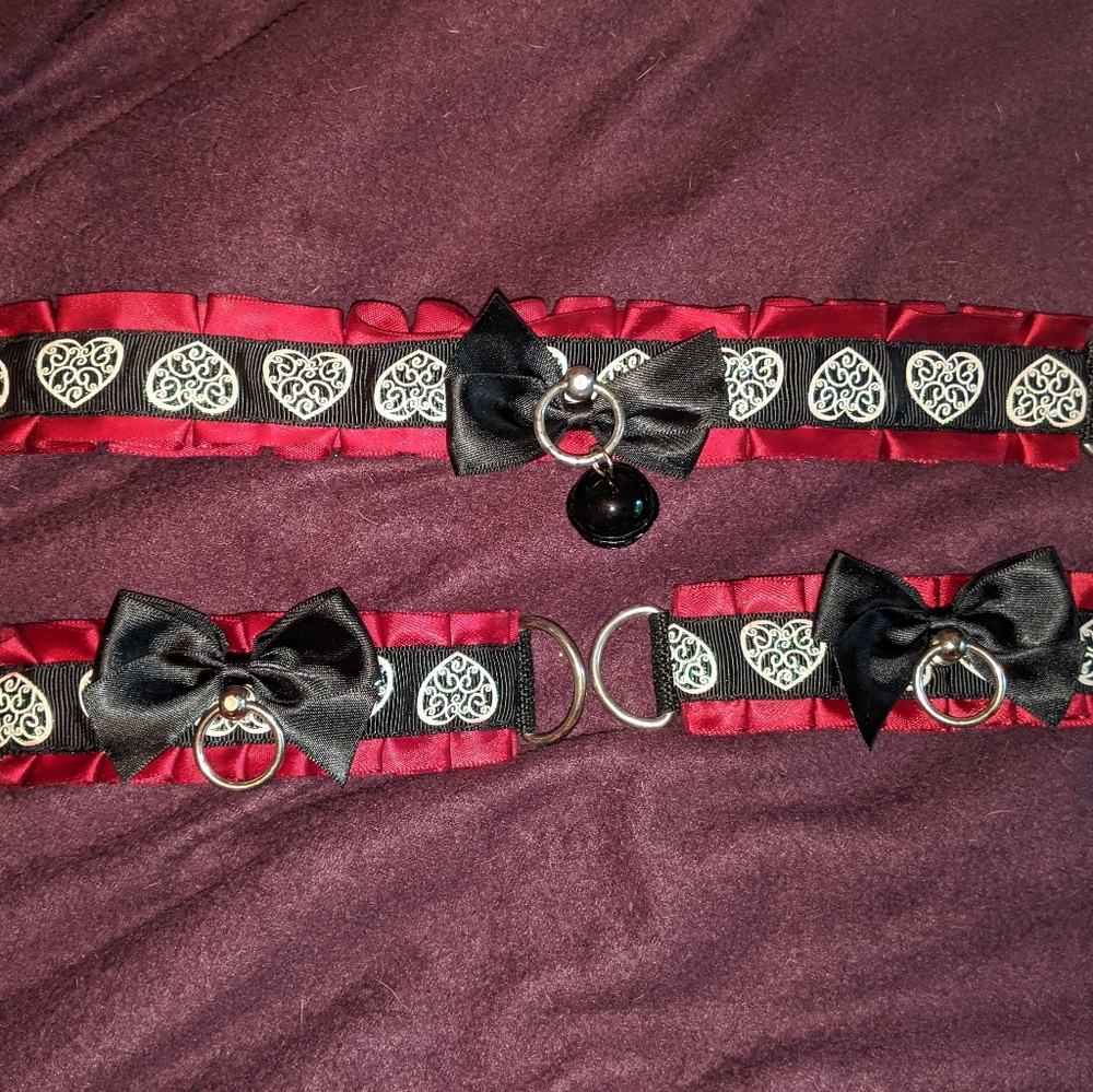 KittenSightings collar & cuff set